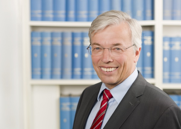 Dr. iur. Andreas Piltz